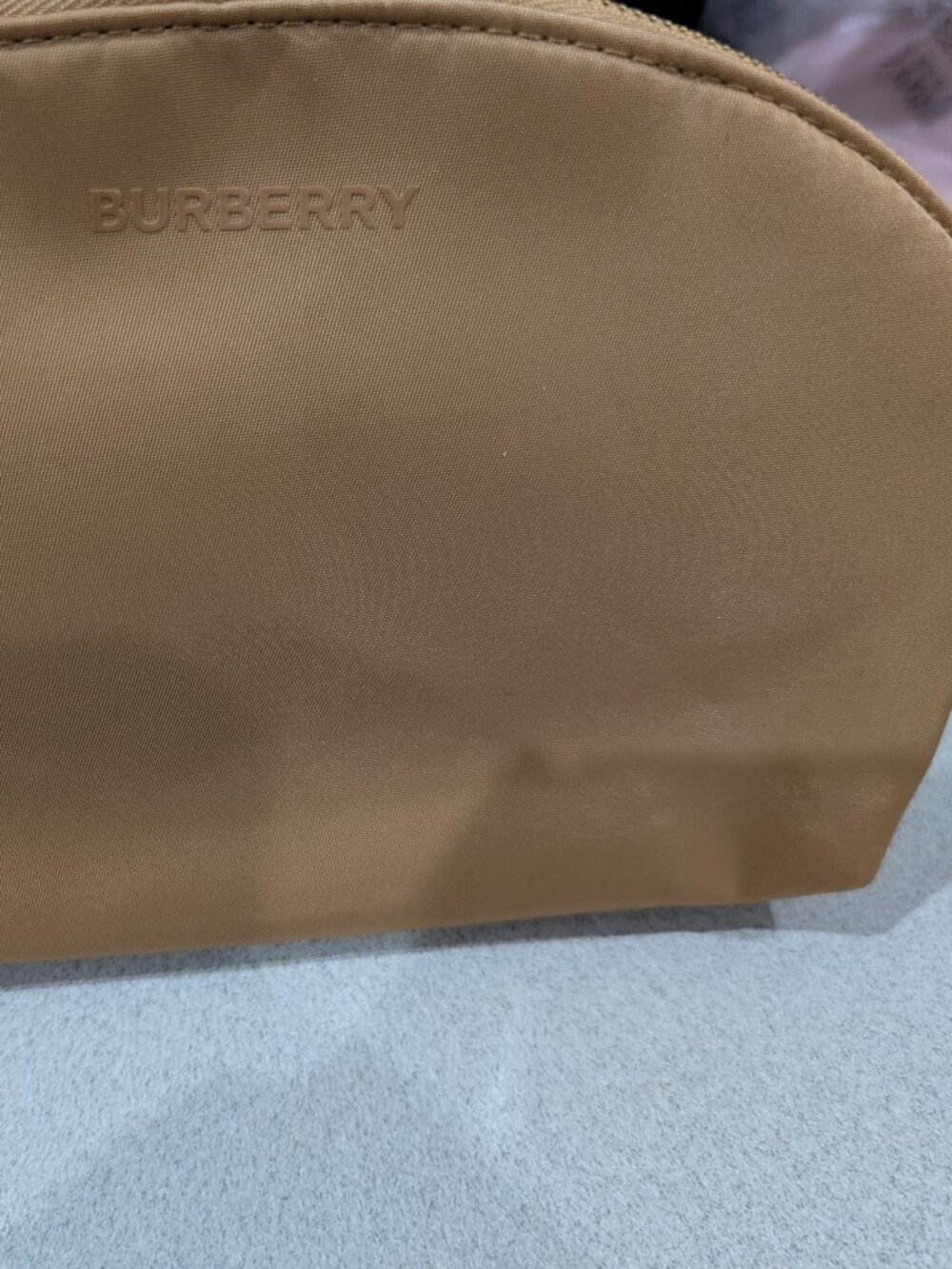 Burberry classic authentic pouch new